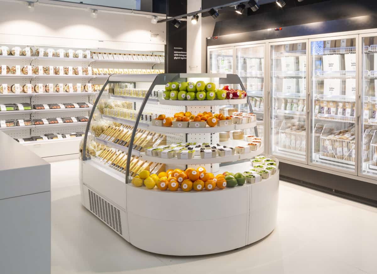 Kylmahylly-Mia-saareke-Suomen-myymalakaluste Kylmähylly Mia saarekekokonaisuus take away-tuotteille - Suomen Myymäläkaluste