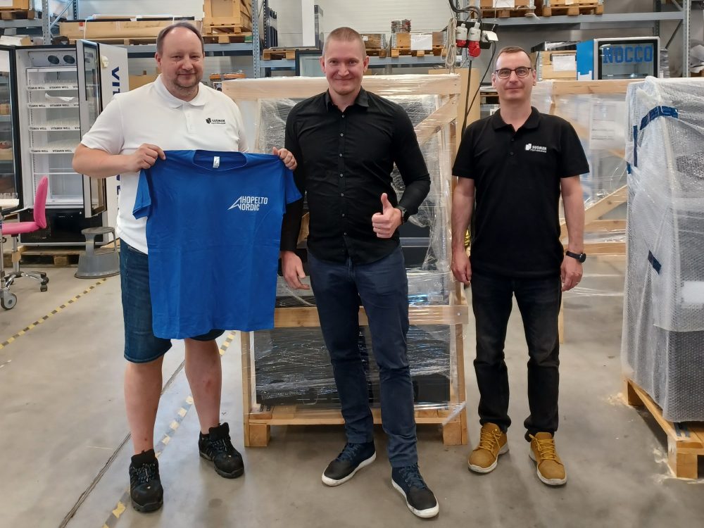 Kuljetusyhteistyö Suomen myymäläkaluste - Ahopelto Nordic