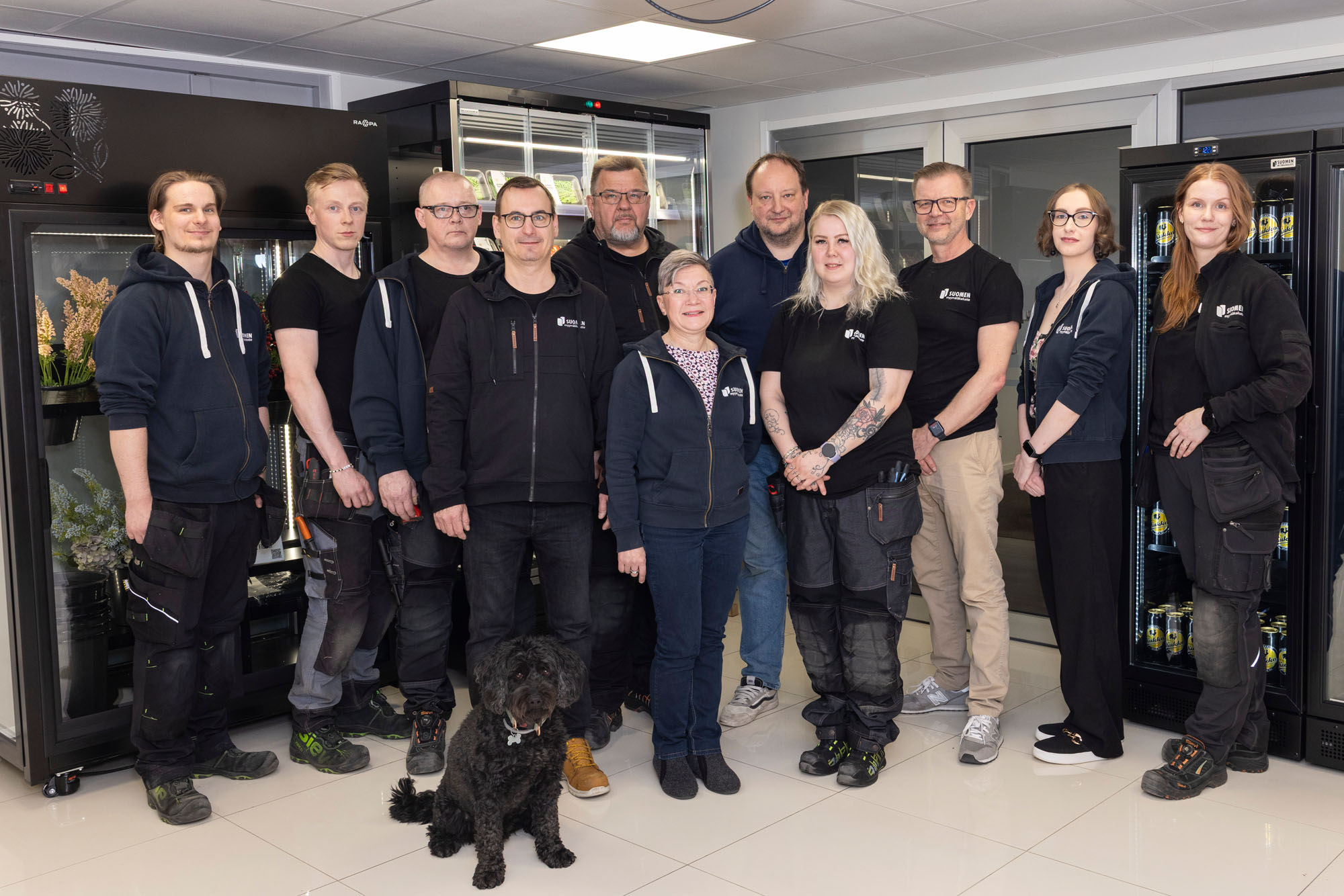 suomen-myymalakaluste-henkilokunta-1